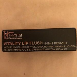it Cosmetics vitality lip flush 4 in 1 reviver